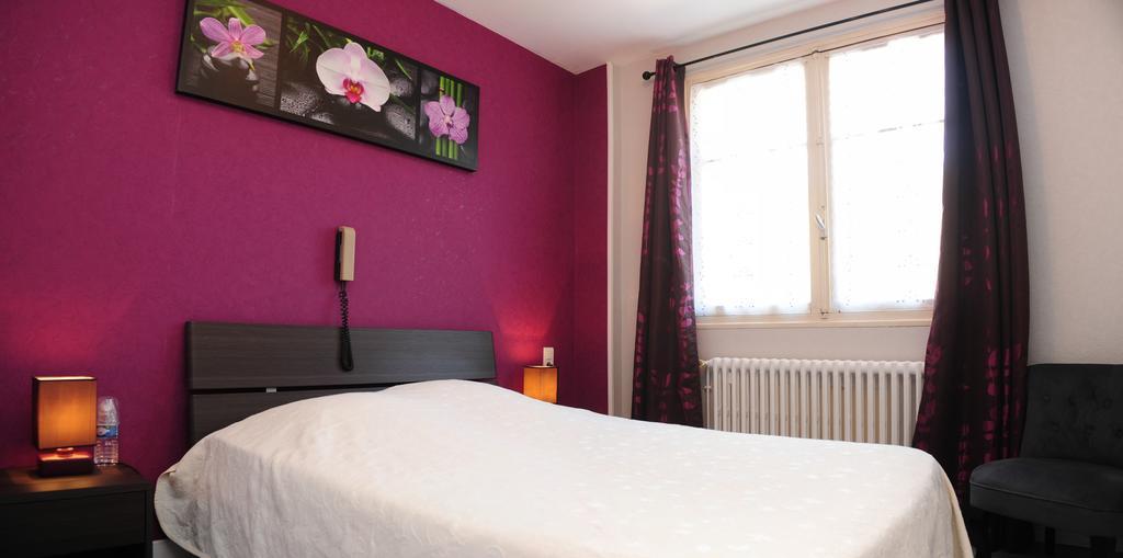 Hotel Logis Le Franco Belge Monthermé Habitación foto