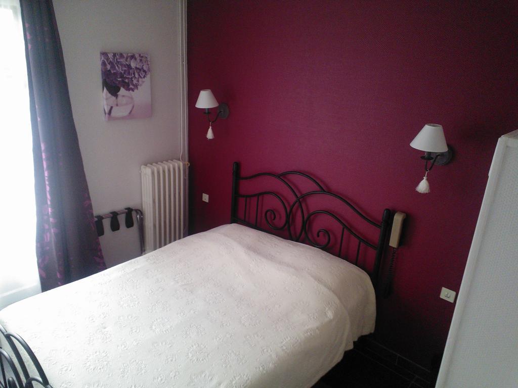 Hotel Logis Le Franco Belge Monthermé Habitación foto